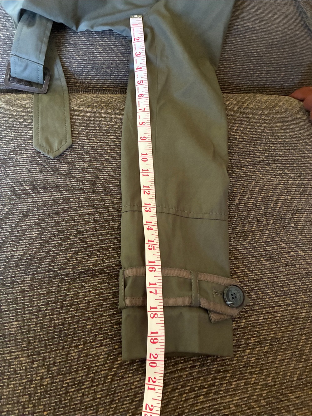 VINCE CAMUTO BELTED TRENCH COAT- GREEN - MEDIUM - EUC - Picture 8 of 14